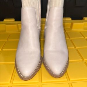 Dolce vita Elegant Cream Ankle Boots